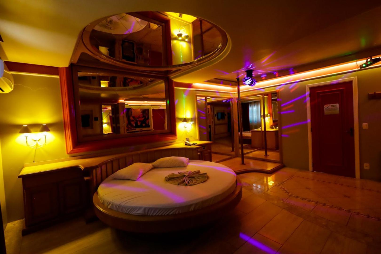 Motel Avenida (Adults Only) Γκραμάντο Εξωτερικό φωτογραφία